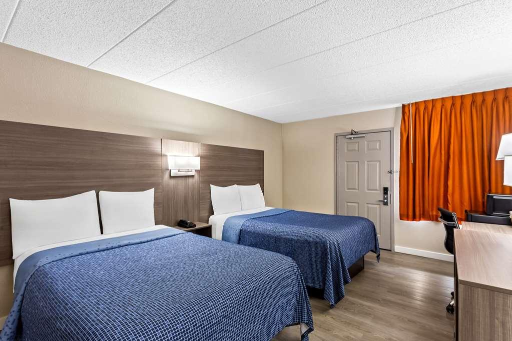 Econo Lodge Willowbrook Room photo
