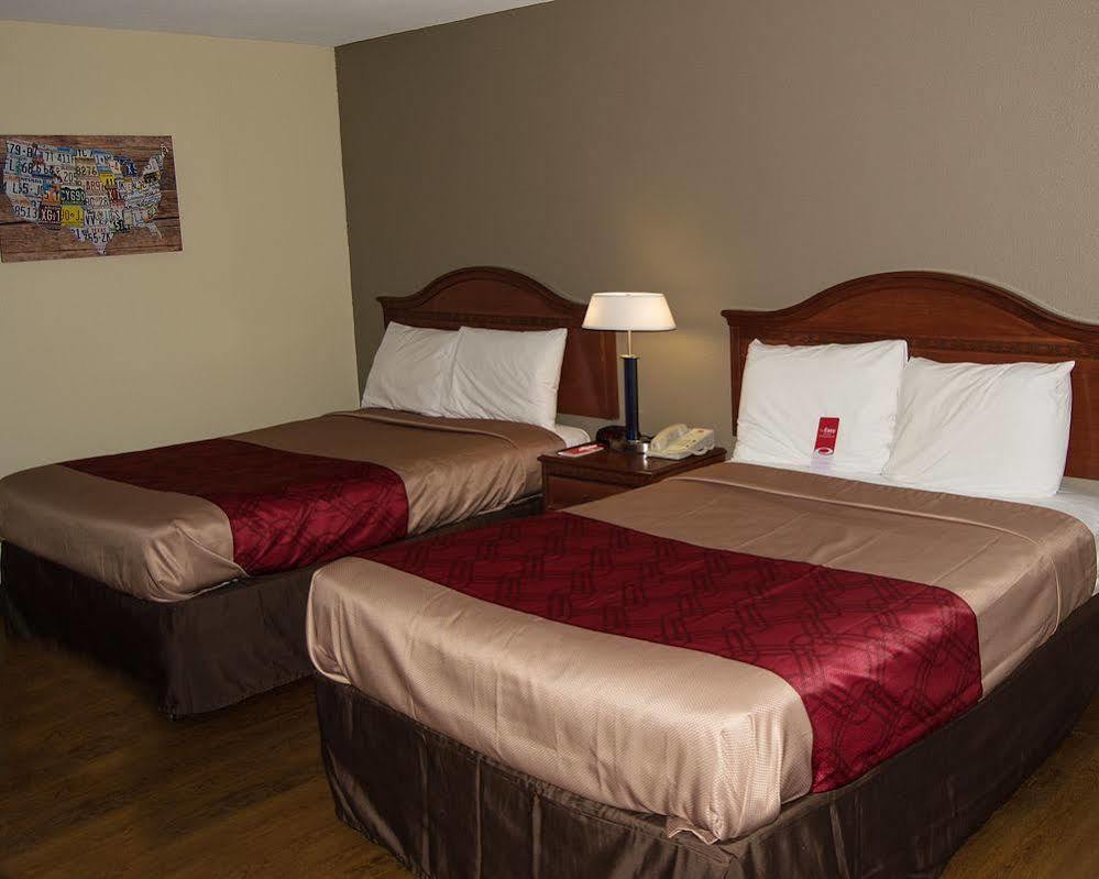 Econo Lodge Willowbrook Exterior photo
